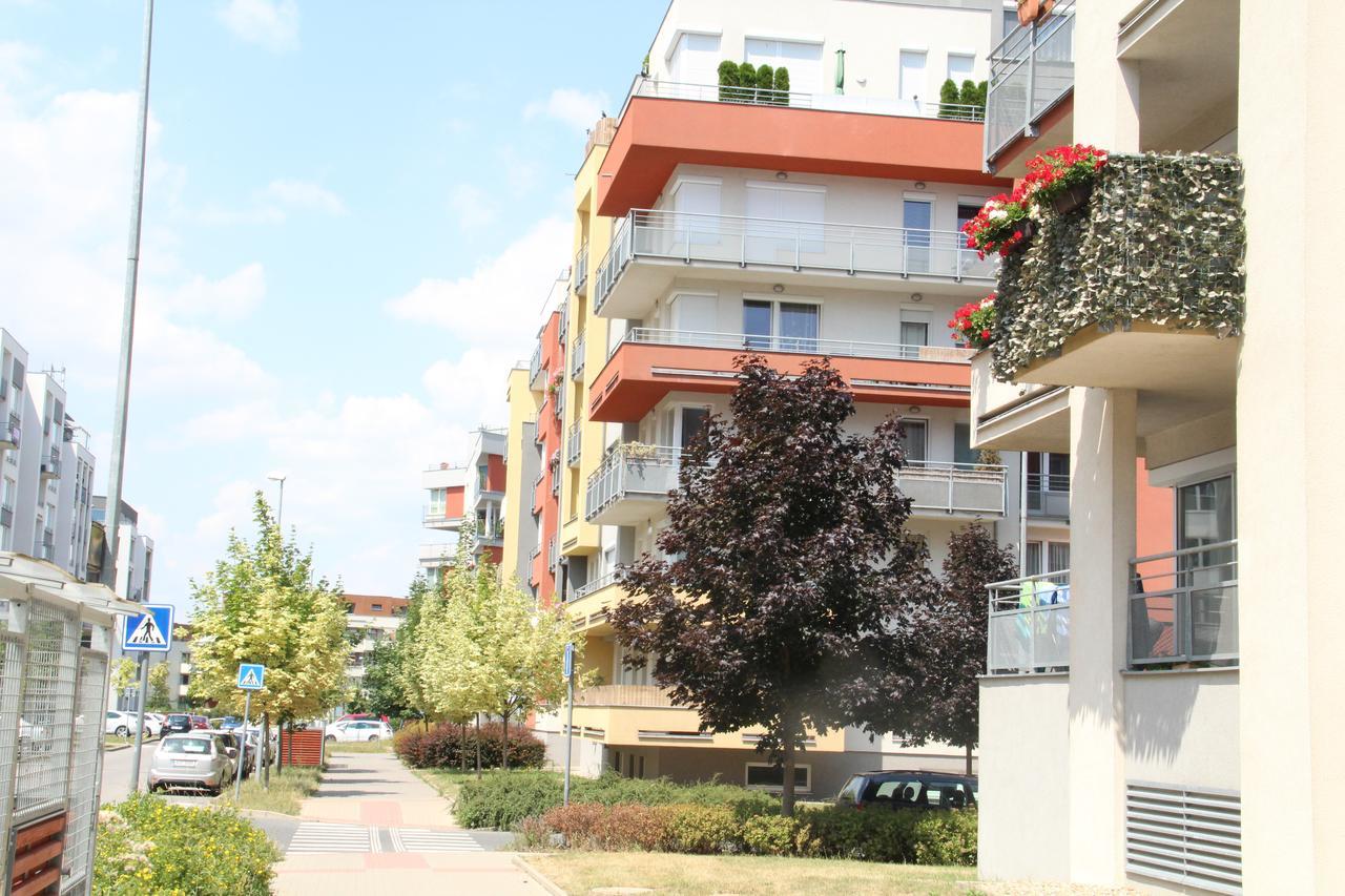 Luxury Studio In The Heart Of Beroun מראה חיצוני תמונה