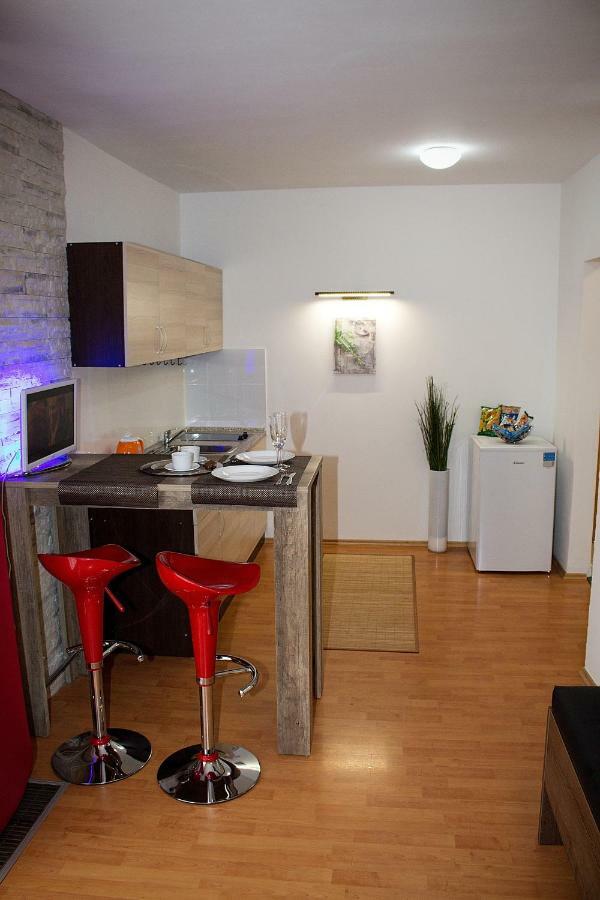 Luxury Studio In The Heart Of Beroun מראה חיצוני תמונה