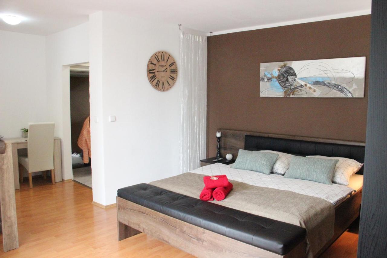 Luxury Studio In The Heart Of Beroun מראה חיצוני תמונה